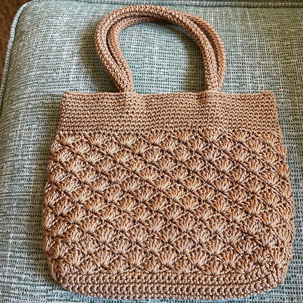 Small handbag. La Rue. Snap closure